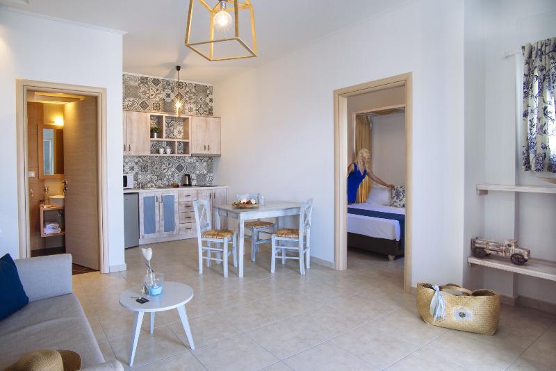 Aelia Apartments & Suites Livadi  Eksteriør billede