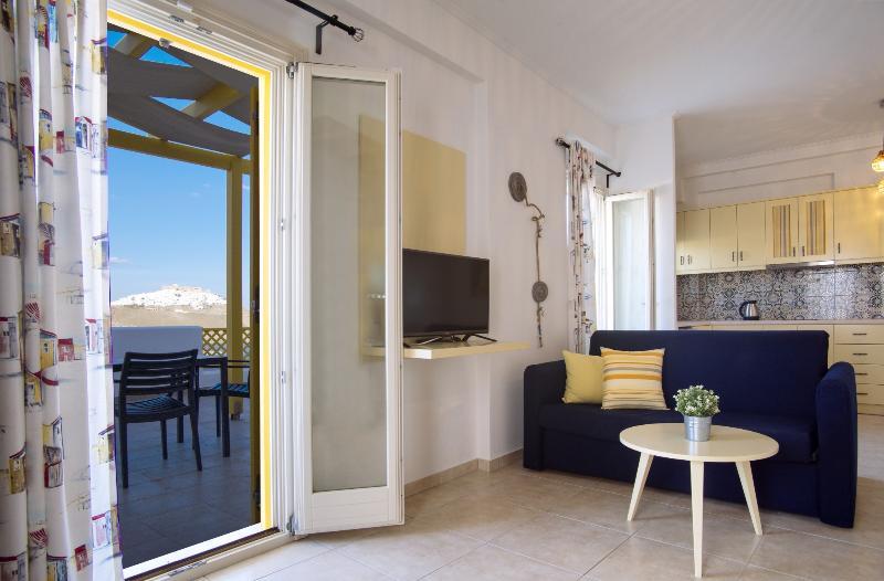 Aelia Apartments & Suites Livadi  Eksteriør billede